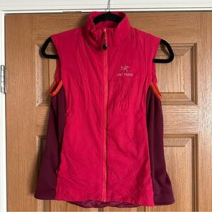 Arc'teryx Atom LT dark pink vest